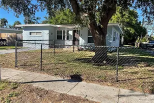 1929 3rd Ave E, Bradenton, FL 34208 - Photo 2