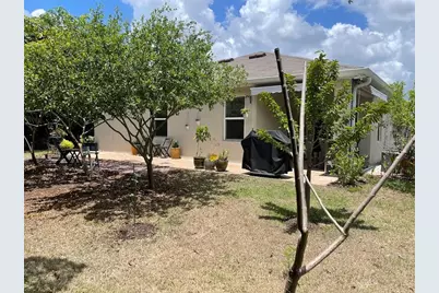 690 Hadley Place E, Naples, FL 34104 - Photo 34