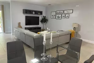 690 Hadley Pl E, Naples, FL 34104 - Photo 12