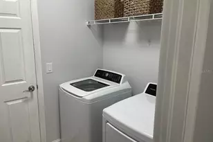 690 Hadley Pl E, Naples, FL 34104 - Photo 22