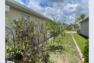 690 Hadley Place E, Naples, FL 34104 - Photo 40