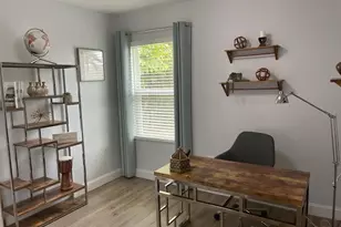 690 Hadley Pl E, Naples, FL 34104 - Photo 24