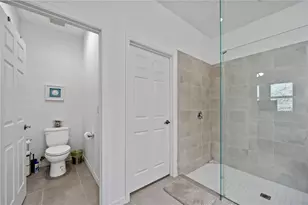 6081 Amberly Dr, Bradenton, FL 34208 - Photo 16