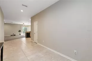 1218 Grantham Dr, Sarasota, FL 34234 - Photo 4