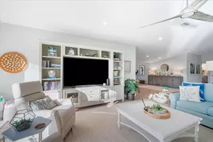 664 Key Royale Dr, Holmes Beach, FL 34217 - Photo 10