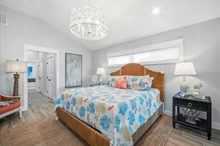 664 Key Royale Dr, Holmes Beach, FL 34217 - Photo 20