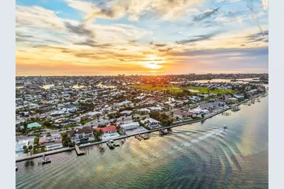 664 Key Royale Drive, Holmes Beach, FL 34217 - Photo 58