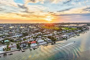 664 Key Royale Dr, Holmes Beach, FL 34217 - Photo 58