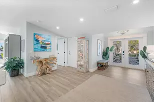 664 Key Royale Dr, Holmes Beach, FL 34217 - Photo 6