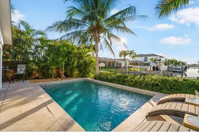 664 Key Royale Drive, Holmes Beach, FL 34217 - Photo 40