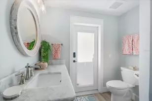 664 Key Royale Dr, Holmes Beach, FL 34217 - Photo 30