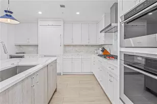 1035 Seaside Dr, Sarasota, FL 34242 - Photo 6