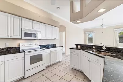 7437 Featherstone Boulevard, Sarasota, FL 34238 - Photo 12