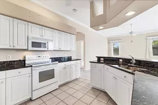 7437 Featherstone Blvd, Sarasota, FL 34238 - Photo 12