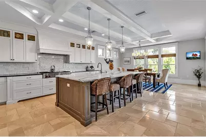 718 Key Royale Drive, Holmes Beach, FL 34217 - Photo 20