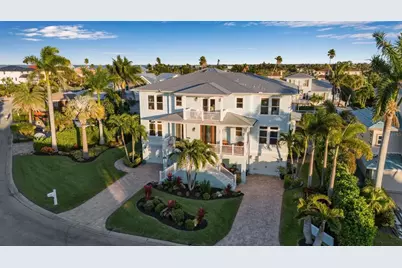 718 Key Royale Drive, Holmes Beach, FL 34217 - Photo 2