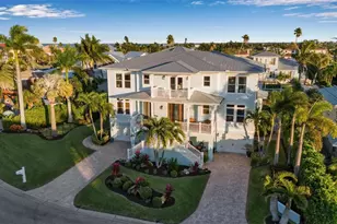 718 Key Royale Dr, Holmes Beach, FL 34217 - Photo 2