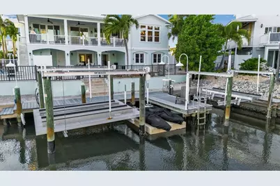 718 Key Royale Drive, Holmes Beach, FL 34217 - Photo 86