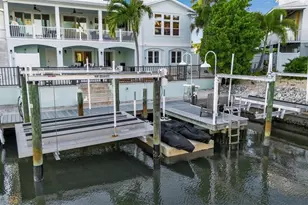 718 Key Royale Dr, Holmes Beach, FL 34217 - Photo 86