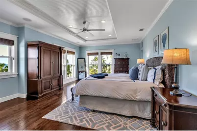 718 Key Royale Drive, Holmes Beach, FL 34217 - Photo 56