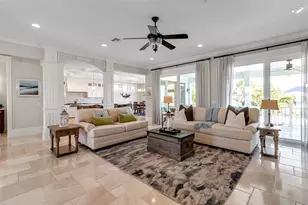 718 Key Royale Dr, Holmes Beach, FL 34217 - Photo 18