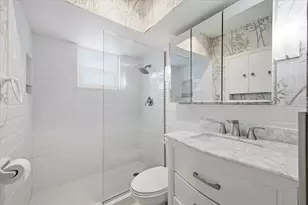 611 Gulf Dr N, Bradenton Beach, FL 34217 - Photo 22