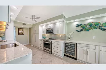 2425 Gulf Of Mexico Drive #1E, Longboat Key, FL 34228 - Photo 8