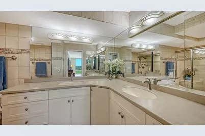 2425 Gulf Of Mexico Drive #1E, Longboat Key, FL 34228 - Photo 16