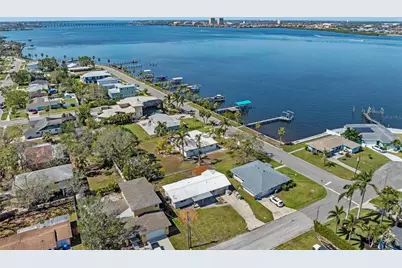 2014 Riverside Drive E, Bradenton, FL 34208 - Photo 52