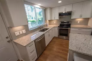 648 Cohen Way, Sarasota, FL 34236 - Photo 10