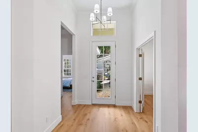 12129 Thornhill Court, Lakewood Ranch, FL 34202 - Photo 6