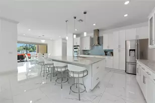 7505 27th Ave W, Bradenton, FL 34209 - Photo 8