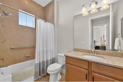 230 Sapphire Lake Drive #201, Bradenton, FL 34209 - Photo 32