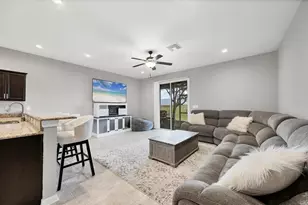 1314 Grantham Dr, Sarasota, FL 34234 - Photo 4