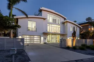 1365 Harbor Dr, Sarasota, FL 34239 - Photo 2