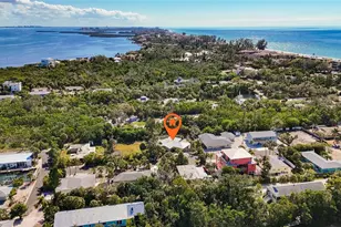 624 St Judes Dr, Longboat Key, FL 34228 - Photo 2
