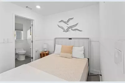 624 Saint Judes Drive, Longboat Key, FL 34228 - Photo 22