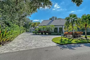 76 Osprey Point Dr, Osprey, FL 34229 - Photo 8