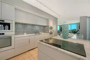 800 N Tamiami Trail, Sarasota, FL 34236 - Photo 16