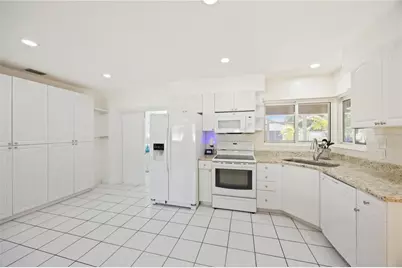 2811 17th Avenue W, Bradenton, FL 34205 - Photo 14