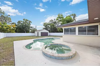 2811 17th Avenue W, Bradenton, FL 34205 - Photo 2