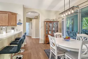 7810 33rd St E, Sarasota, FL 34243 - Photo 10