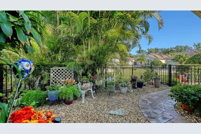 7810 33rd Street E, Sarasota, FL 34243 - Photo 26