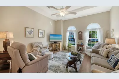 7810 33rd Street E, Sarasota, FL 34243 - Photo 6