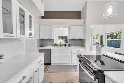 1046 Greystone Lane, Sarasota, FL 34232 - Photo 14