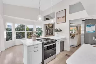 1046 Greystone Ln, Sarasota, FL 34232 - Photo 10