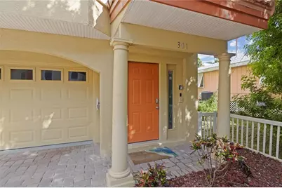 301 17th Street N, Bradenton Beach, FL 34217 - Photo 4