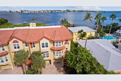 301 17th Street N, Bradenton Beach, FL 34217 - Photo 1