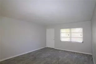 6377 Gateway Ave, Sarasota, FL 34231 - Photo 4