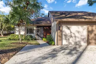121 Oak Hill Dr, Sarasota, FL 34232 - Photo 2